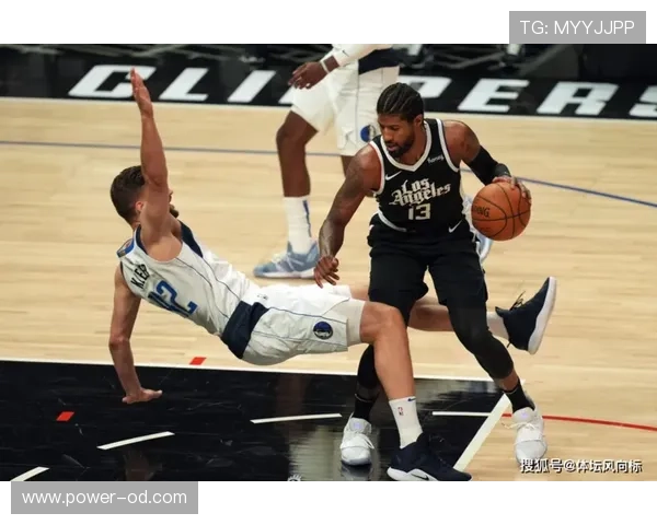 皇马比赛方式的变化：从统治到依赖阶段性调整对球队表现带来影响