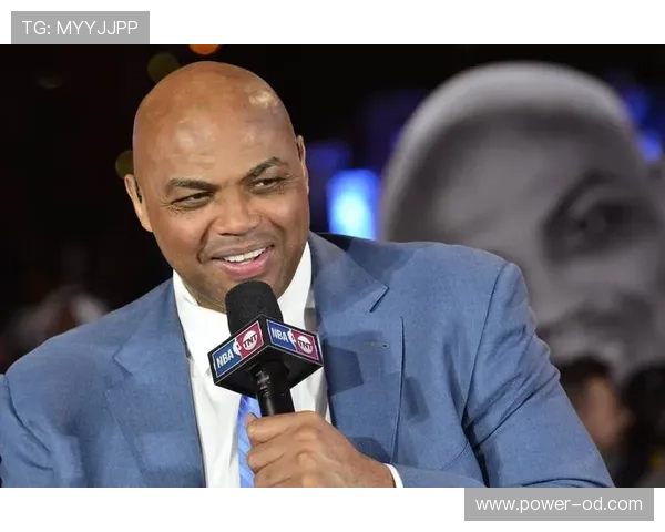 查尔斯·巴克利篮板冲击力超哈基姆，改变内线争夺格局