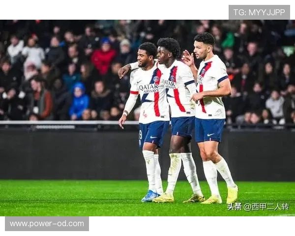 巴黎圣日耳曼内忧外患持续，战术失衡与更衣室矛盾对赛季稳定性面临考验