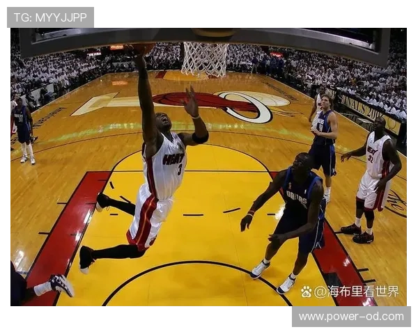 罗宾逊掩护后滚筐为布伦森制造空位，终结率高于单打