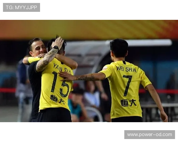 卡纳瓦罗战术转型：从边路传中压制到高位逼抢的逻辑与挑战